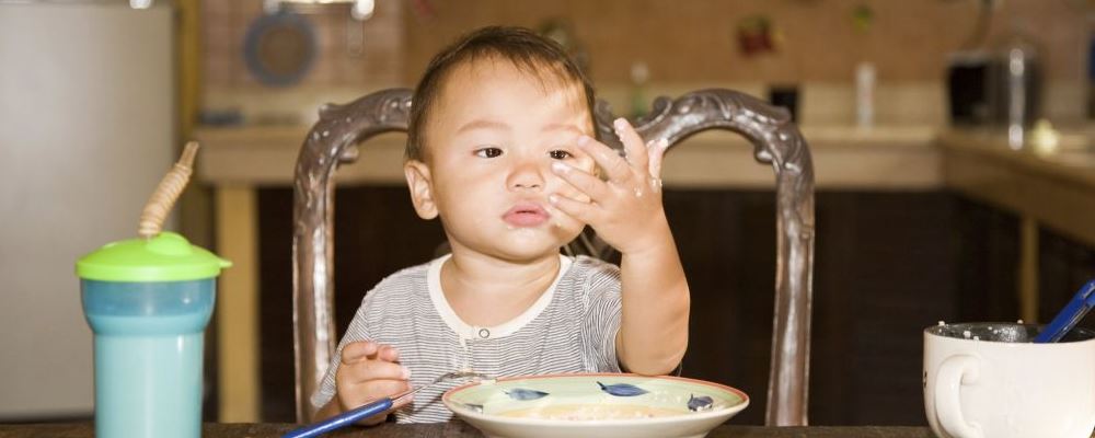 小儿添加辅食的最佳时间是什么时候 什么时候给孩子添加辅食比较好 孩子添加辅食的最佳时间是什么时候